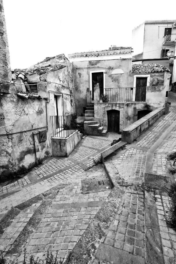 Villa Sopra La Piazza Agira Esterno foto