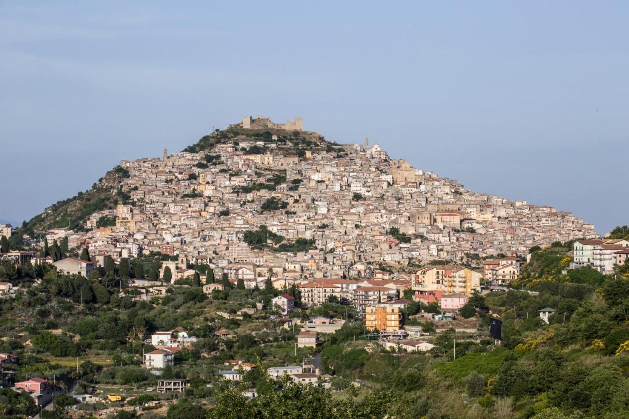 Villa Sopra La Piazza Agira Esterno foto